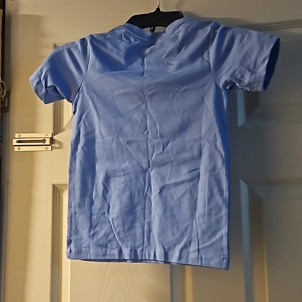 CHILLIN' WITH MY PEEPS TEE: BLUE: NEW WITH TAGS: SIZE XS (4/5)